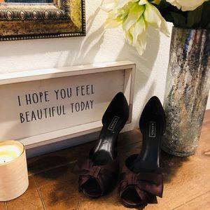 Beautiful M. Patrick Bow Heels